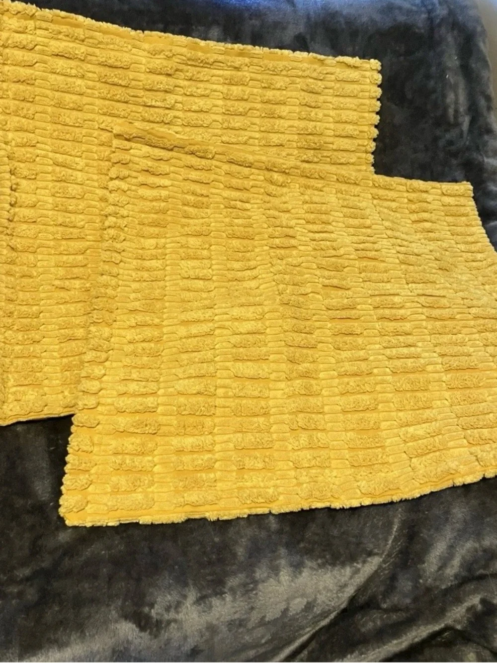 Unbranded set mustard